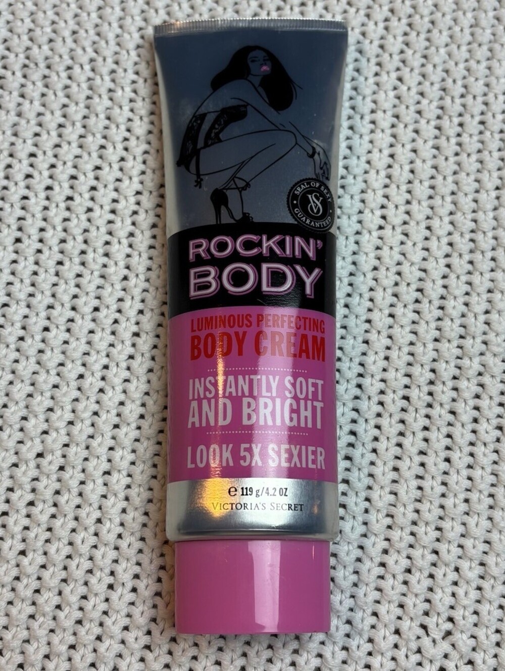VICTORIA'S SECRET ROCKIN' BODY LUMINOUS PERFECTING BODY CREAM 4.2 OZ